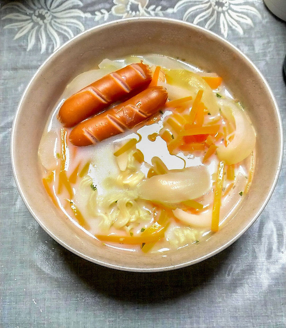 ミルクで豚骨スープラーメン